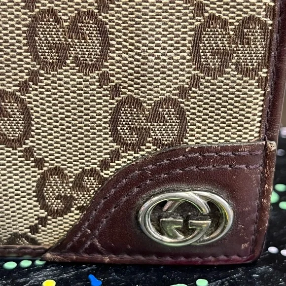 Gucci Signature GG Monogram Bi-fold Wallet - Picture 2 of 9